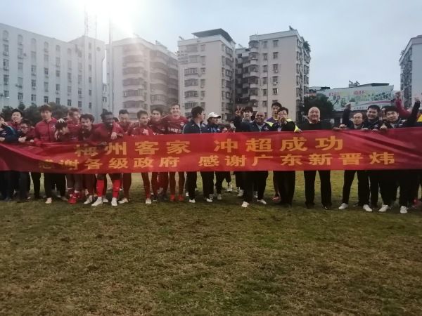 许是编剧、导演保罗韦兹对原著吃得透的原因，该片布局简捷，脉络清楚，独一不足的是力道少欠。